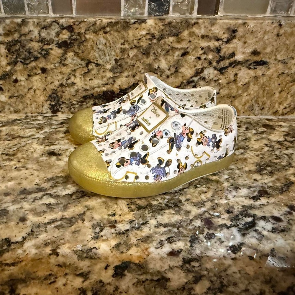 Disney Toddler Native Shoes 50th Anniversary Size C5 Minnie Mouse
